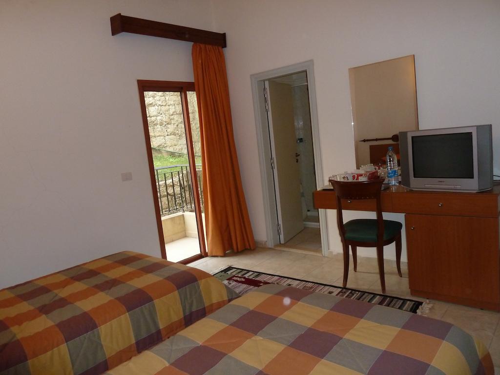 Valley View Hotel - Ḩammānā מראה חיצוני תמונה